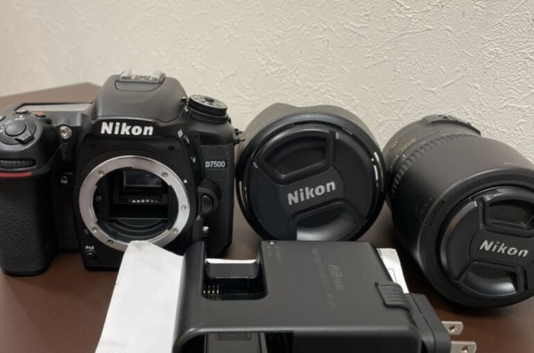 NIKON D7500