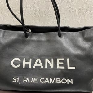 CHANEL エッセンシャル トートバック